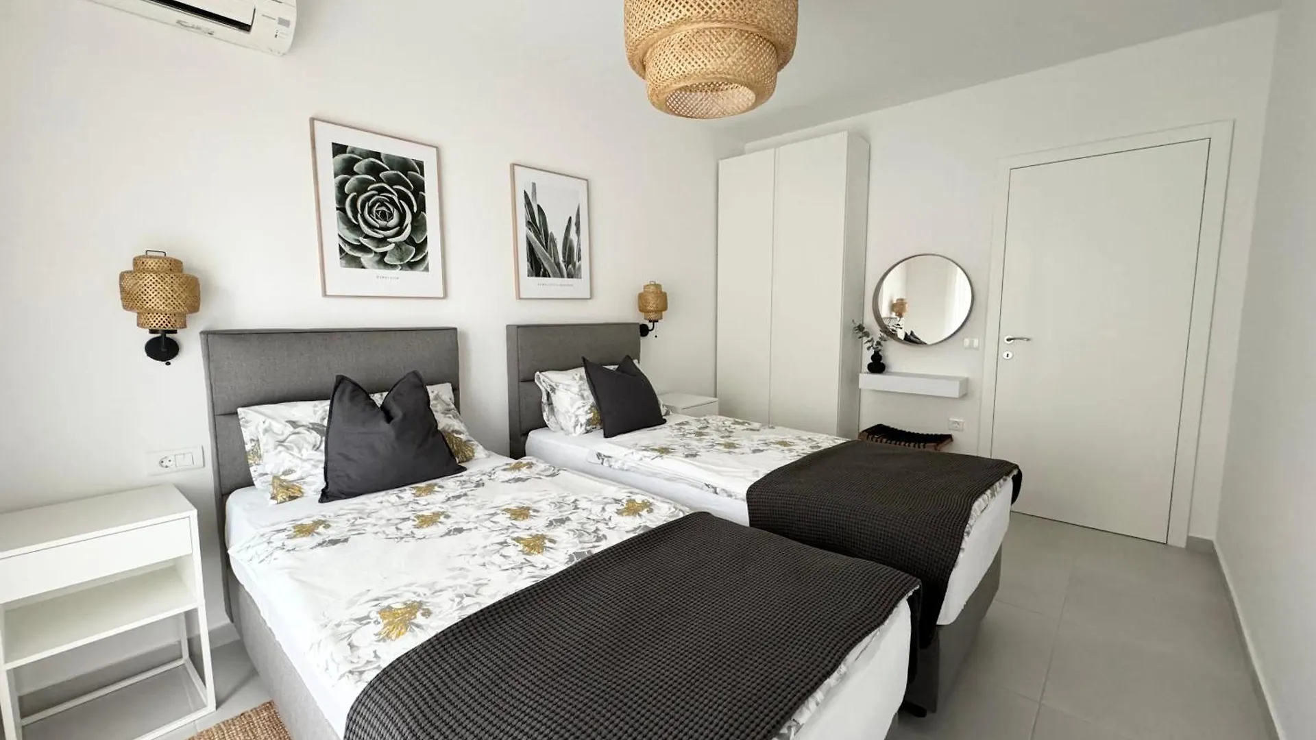 Divina V 150 Meters From The Beach Pula Croatia