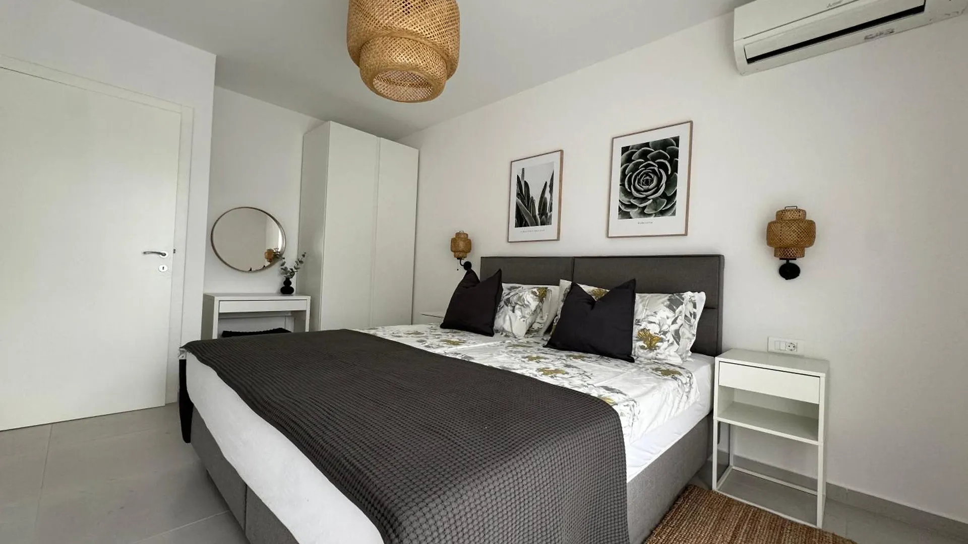 Divina V 150 Meters From The Beach Pula Apartment